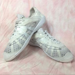 Nfinity Vengeance Cheer Shoes Size 8.5 White